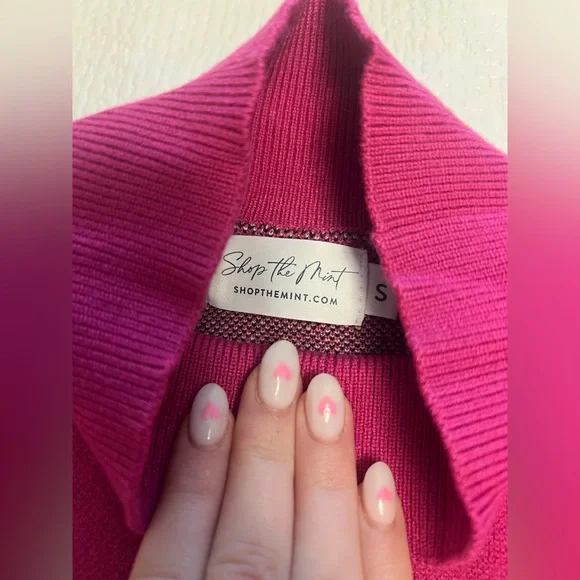 Shop The Mint Pink Zebra Print Sweater
Size Small - Picture 5 of 7